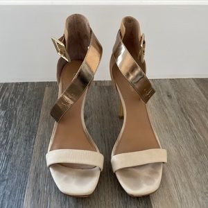 Calvin Klein. Women size US 8